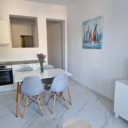 Appartamento Bauer - Omis- Nemira, Free Parking Omiš