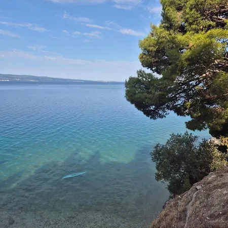 Bauer - Omis- Nemira, Free Parking * Omiš