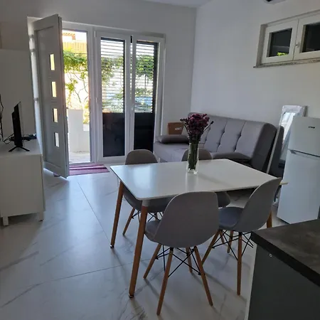 Bauer - Omis- Nemira, Free Parking Apartament *