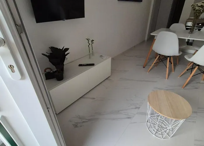 Bauer - Omis- Nemira, Free Parking شقة